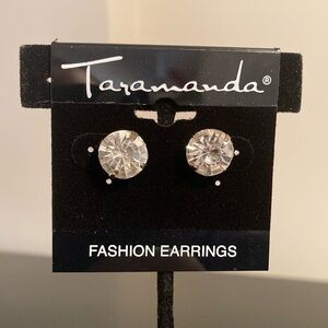 Taramanda Silver Stud Earrings